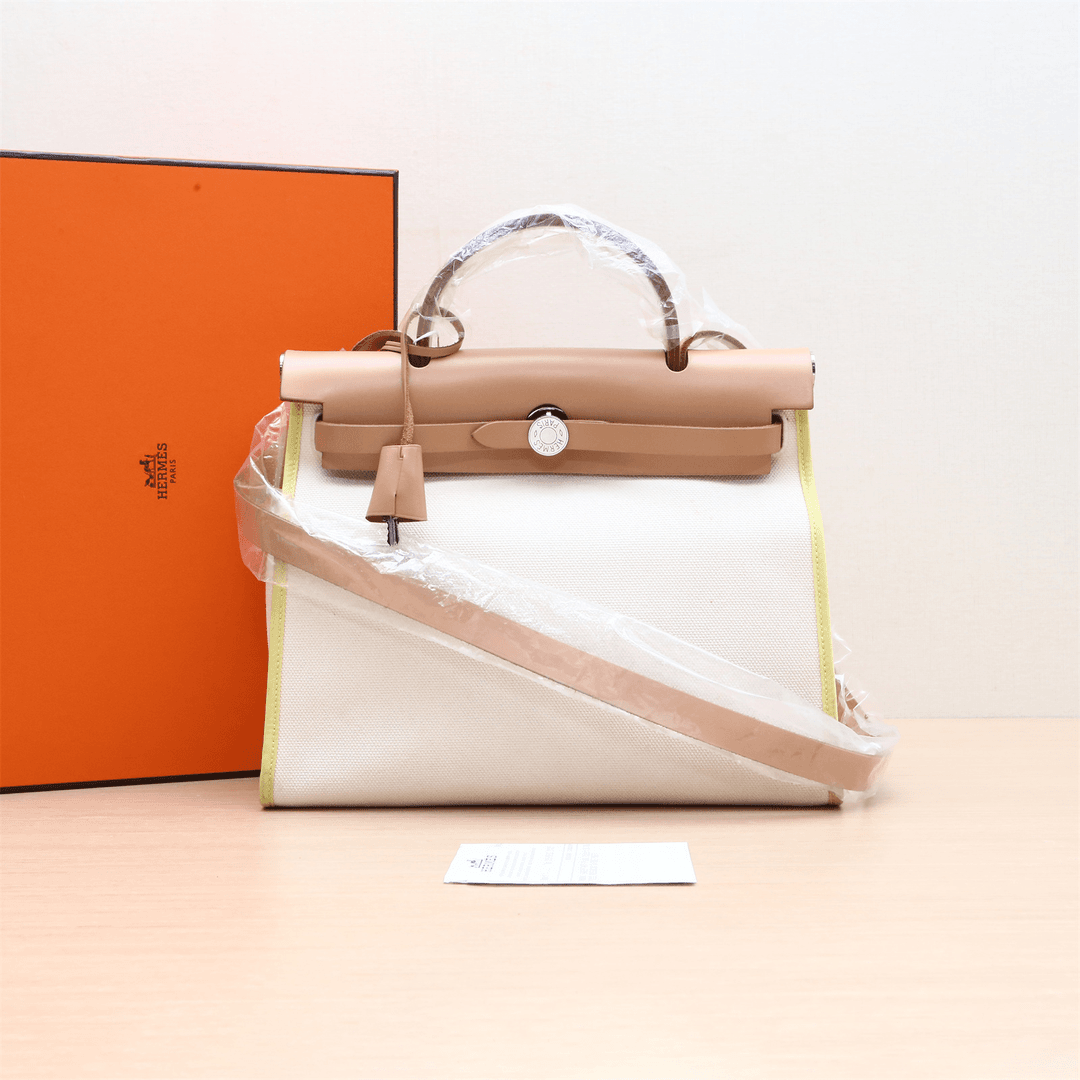 99新 Hermes/爱马仕 小花璐璐P224829146Herbag 31 布 框Q 银扣