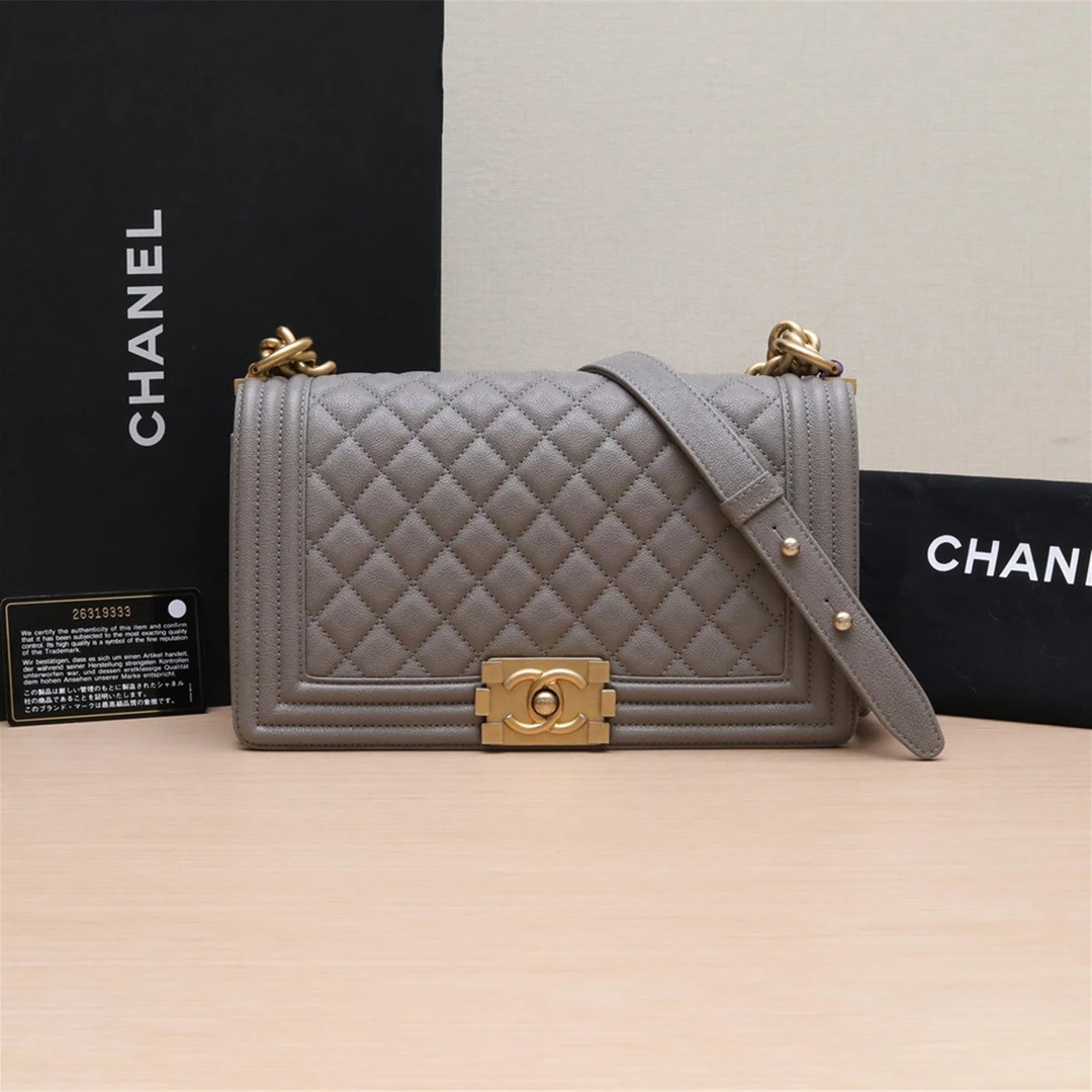 99新 Chanel/香奈儿 小花璐璐P213543563 LEBOY 中号 26开 金扣