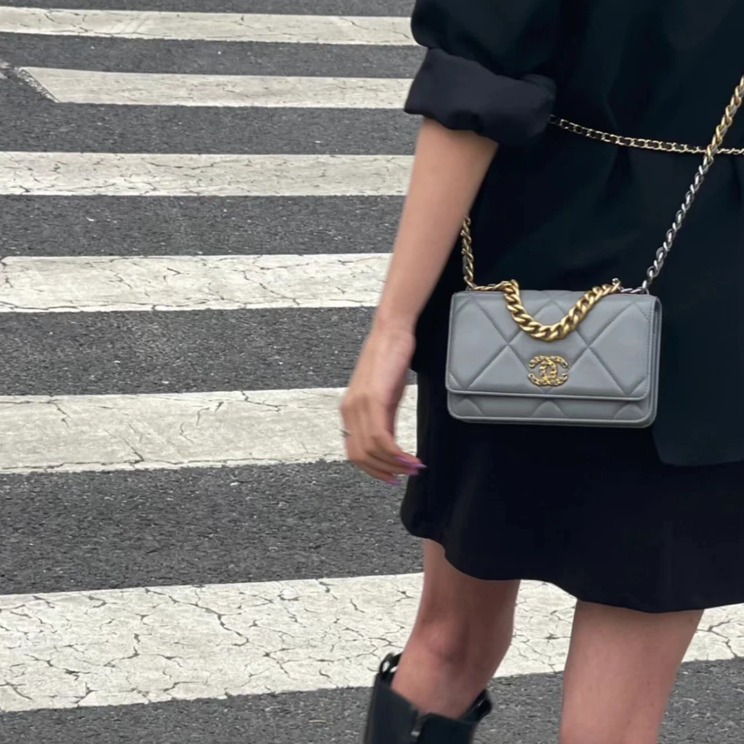 99新 Chanel/香奈儿 小花Jerry P203970837 19BAG WOC 19芯片开