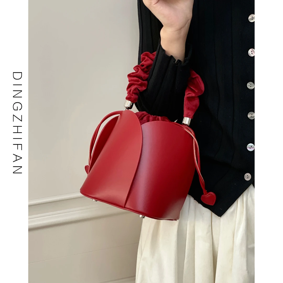 【郁金香】DINGZHIFAN小众高级感红色手提结婚包包女花朵花瓣水桶包
