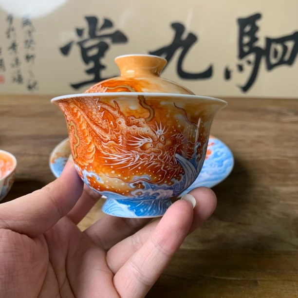 驷九堂 龙腾四海系列手绘矾红吐水龙盖碗 景德镇陶瓷全纯手工描金