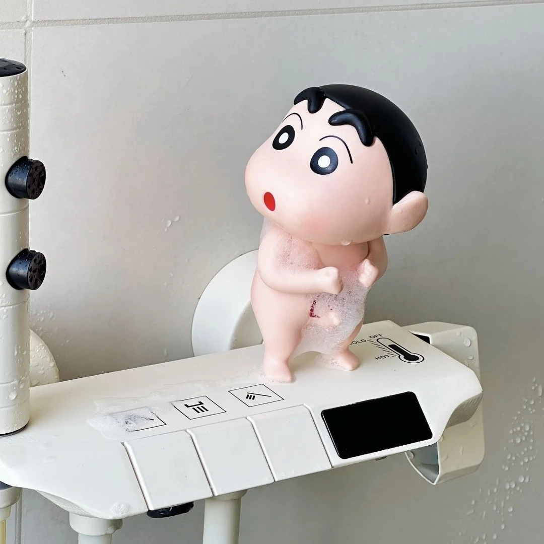 蜡笔小新可爱摆件公仔桌面野原新之助动漫手办洗澡汽车礼物洗澡