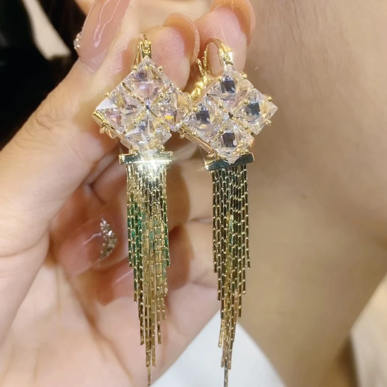 铜合金合成锆石耳饰 053方钻耳扣流苏金色耳饰轻奢