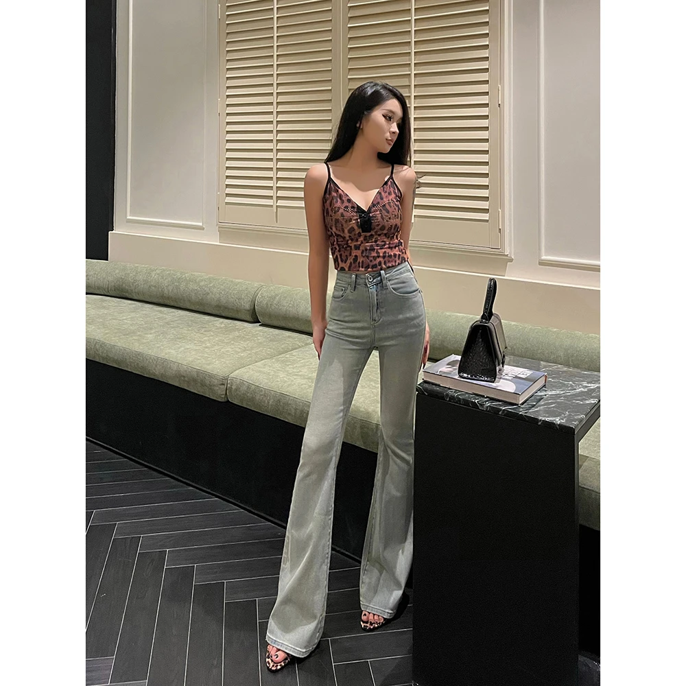 血色樱桃锁边微喇牛仔裤复古小众设计感拖地显瘦2024款气质喇叭裤