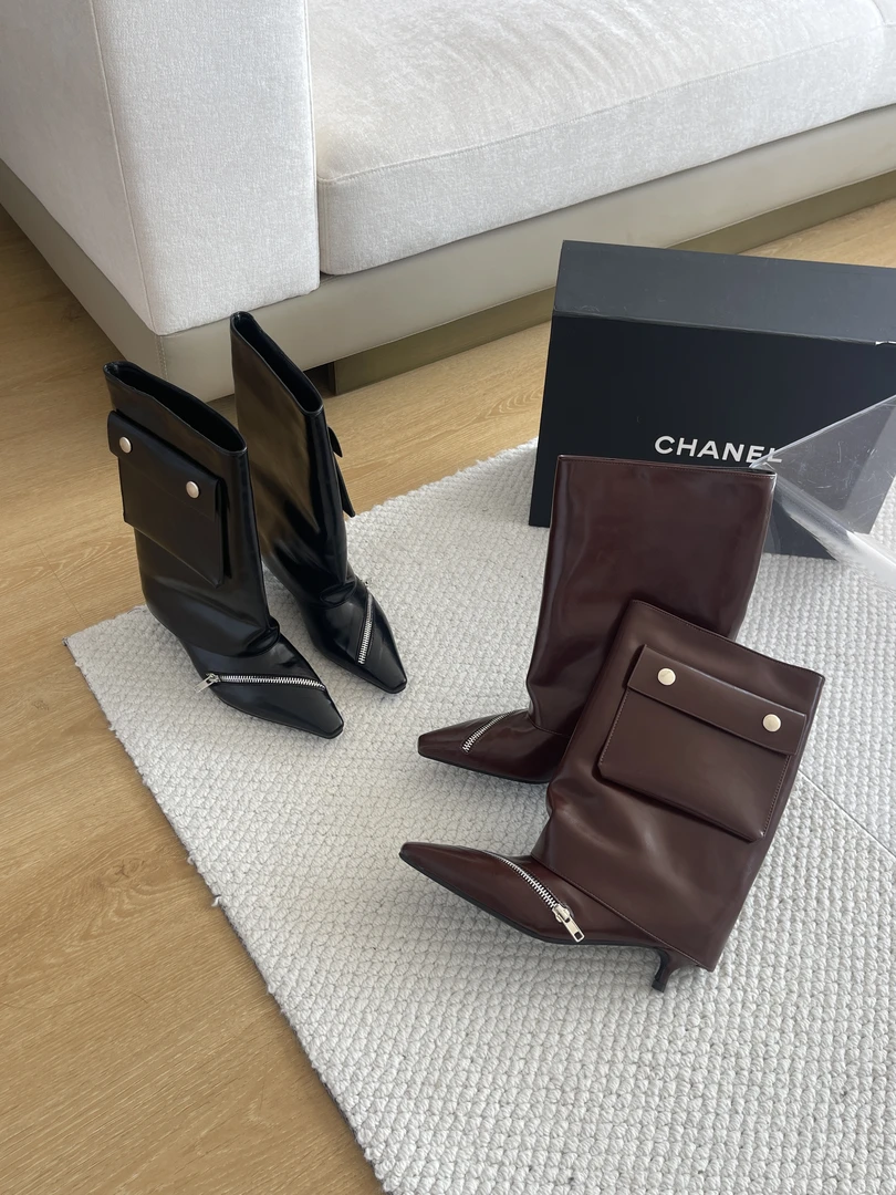 【茶茶】小众设计尖头细跟短靴个性包包装饰辣妹大筒围靴子显瘦女靴