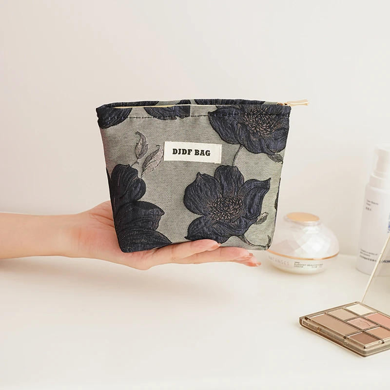 复古高级感化妆包小号收纳袋口红零钱包化妆品便携ins超火内胆包