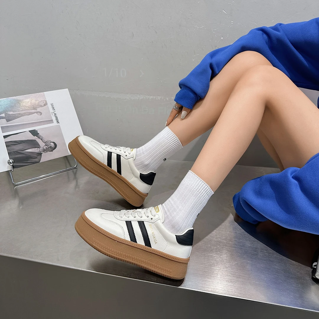 真皮德训小白鞋女2024春季新款百搭女鞋圆头系带复古软底休闲低帮