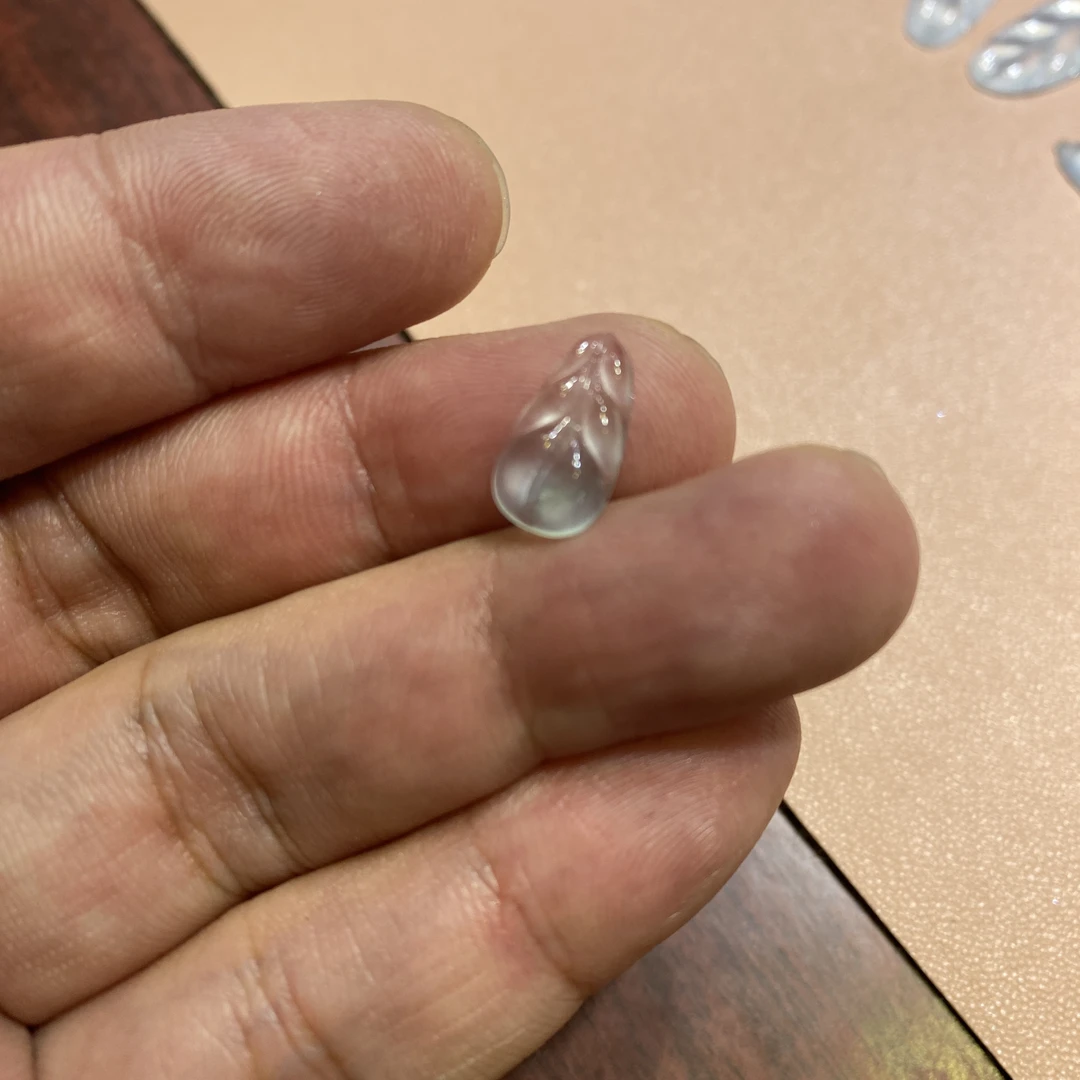 缅甸天然翡翠玻璃叶子吊坠