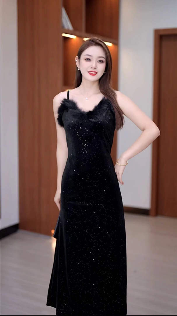 《艳遇》秋冬内搭毛毛打底丝绒吊带连衣裙女中长款