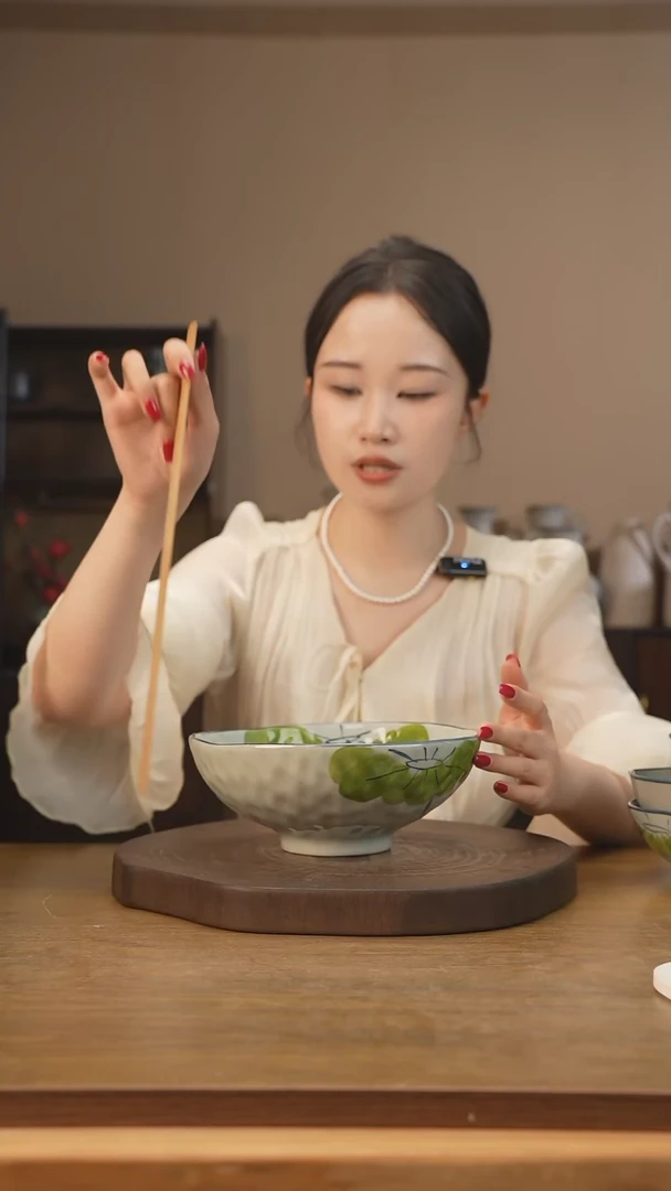 【闪购商品】碗8寸手捏大碗（绿叶紫荷花）