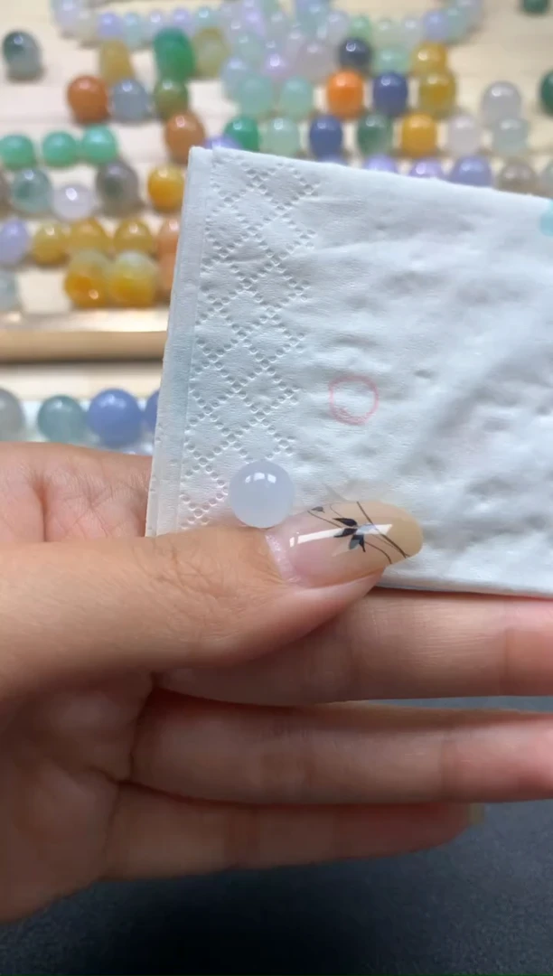【闪购商品】定制翡翠未镶嵌森**女珠子