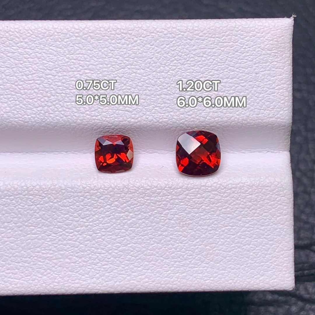 天然鸽血红进口石榴石裸石正方枕形干净通透正红色完美满火彩超闪