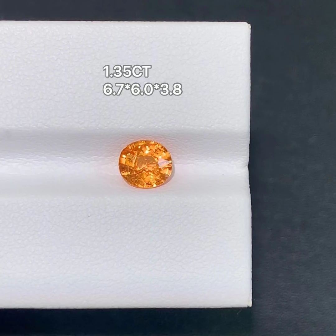 1.35克拉左右天然精品芬达石裸石蛋形甜美汽水色超美高颜值满火彩