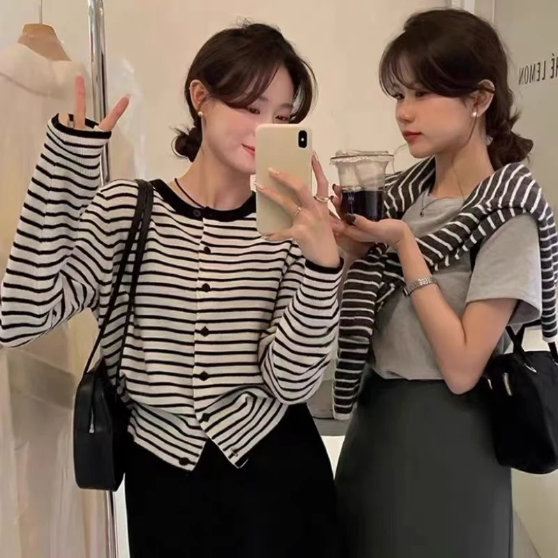 #5033秋冬2024新款韩系慵懒风条纹针织衫女设计感显瘦减龄上衣