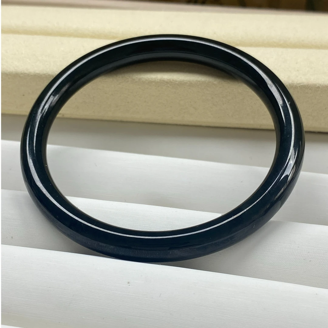 特价爆款和田玉塔青料圆形手镯气质百搭，圈口52-62，多样性发货。