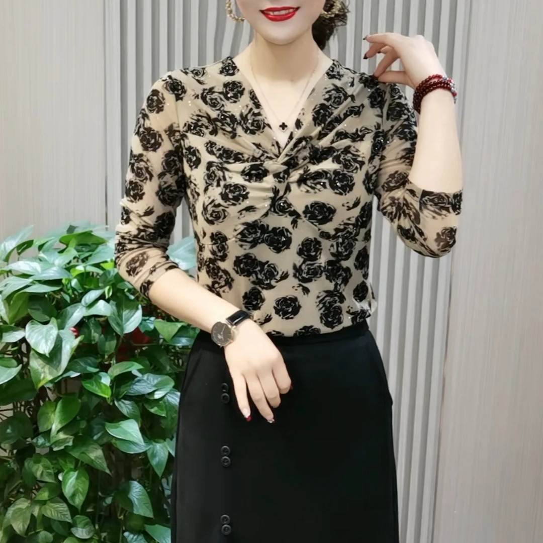 新款时尚减龄2024洋气修身显瘦星光玫瑰印花弹力气质百搭长袖小衫