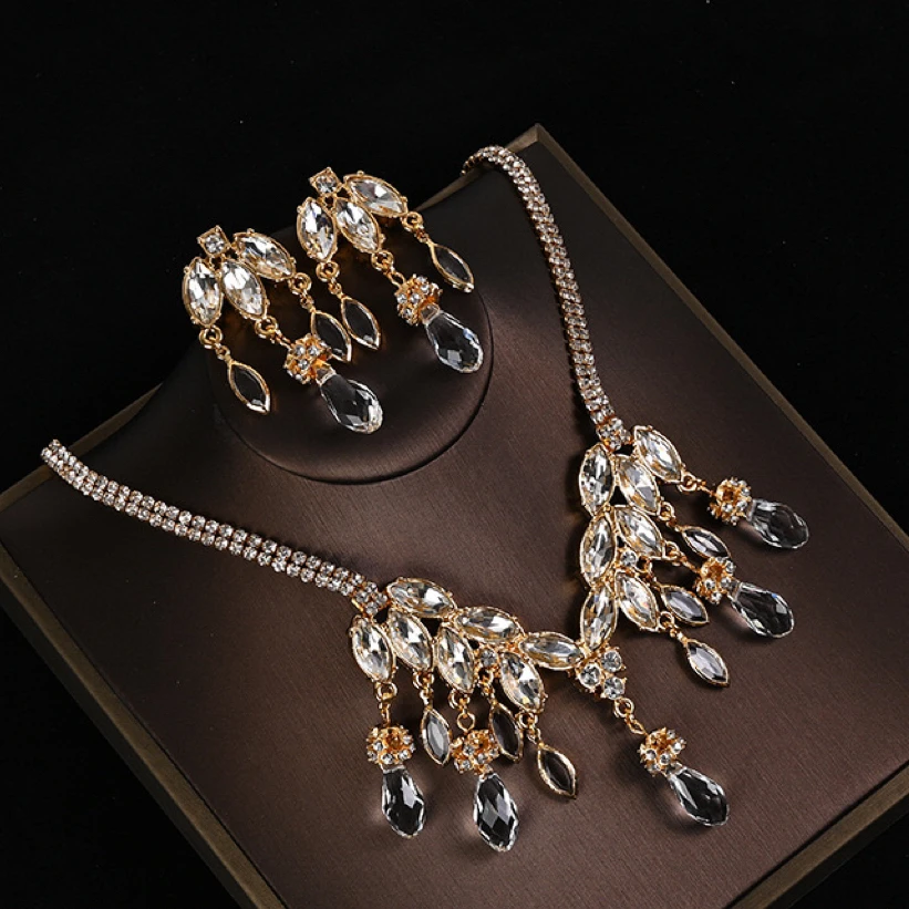 铜合金项链 2024新款轻奢小众ins中古风琉璃多层流苏水滴耳坠项链