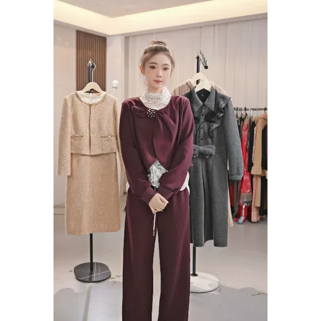 韩系名媛洋气套装女2024秋冬新款设计感百搭遮肉上衣+裤子