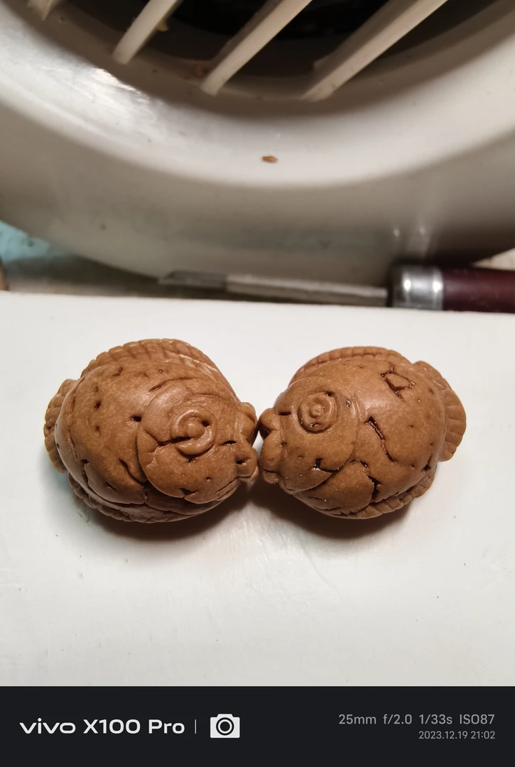 野生毛桃核雕刻小鱼（偏远地区不包邮勿拍）