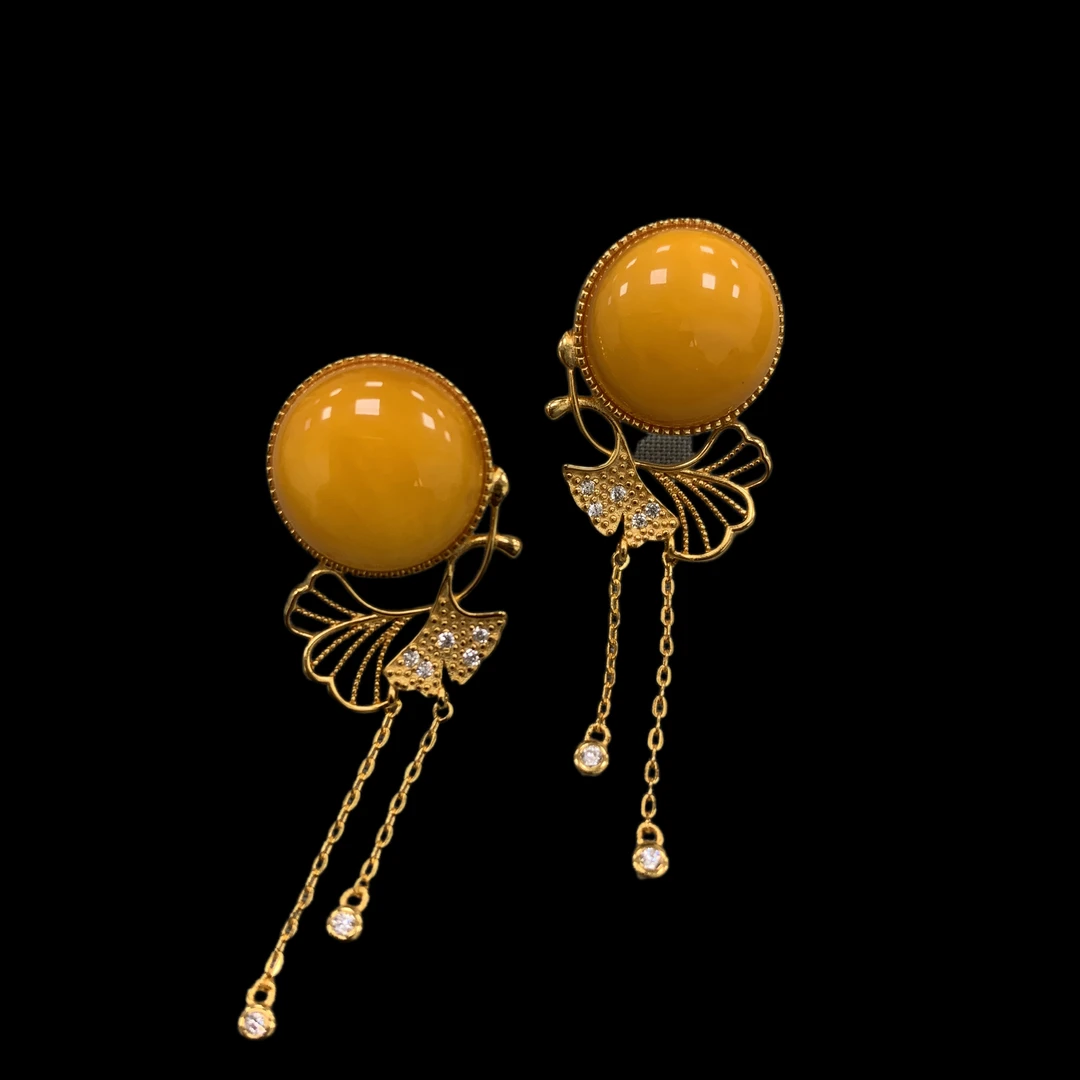 V687蜜蜡耳坠孤品