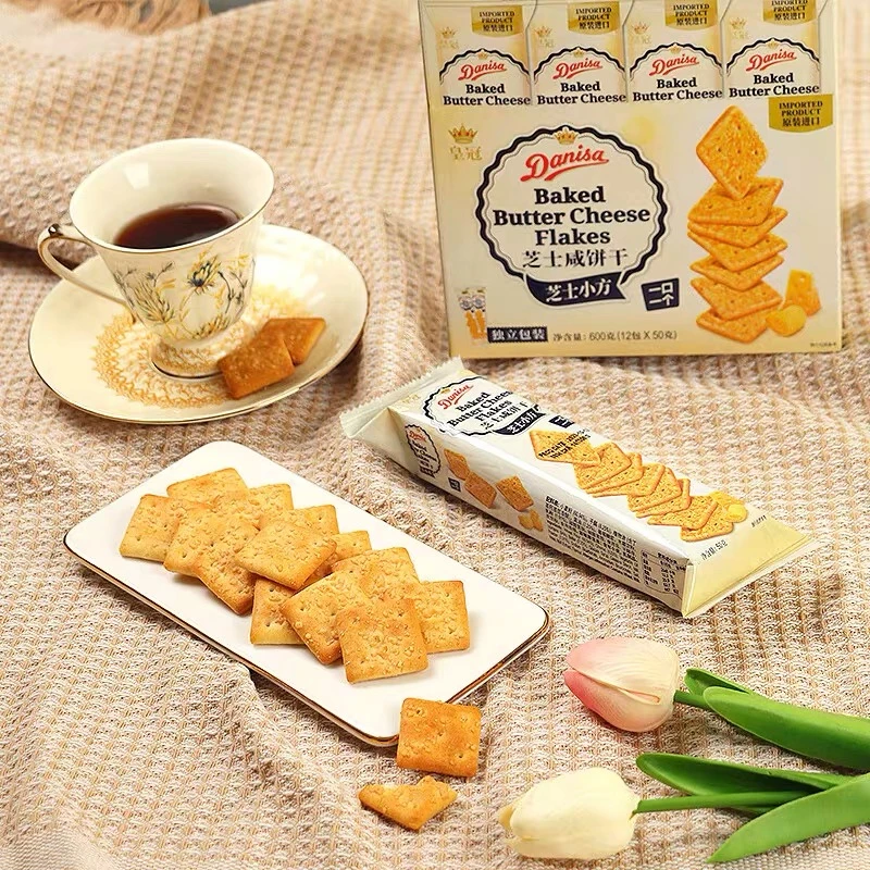 25年8月到期印尼进口皇冠芝士咸饼干50g袋装休闲零食