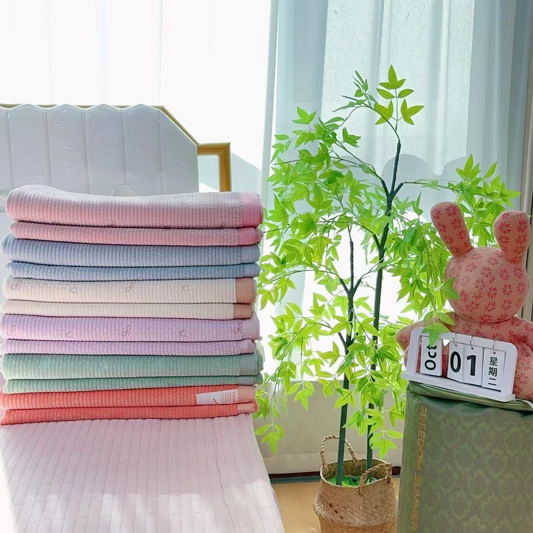 新款天/丝加绒单品床盖2米×2米3