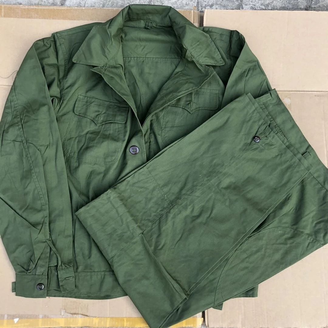 绿色棉工作服上衣、裤子、夹克款式