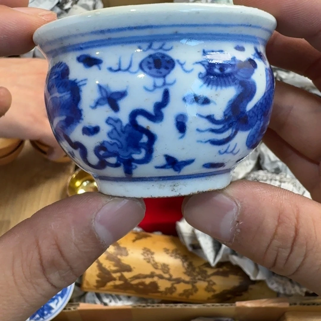 摆件茶杯，瓷器，工艺美术