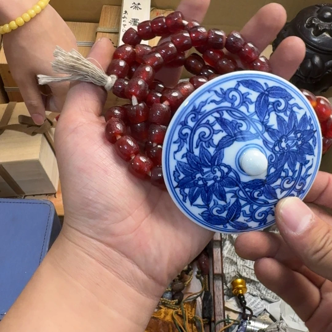 摆件茶杯，瓷器，工艺美术