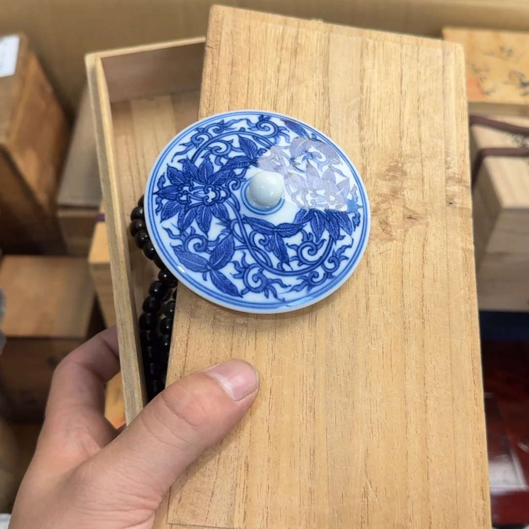 摆件茶杯，瓷器，工艺美术