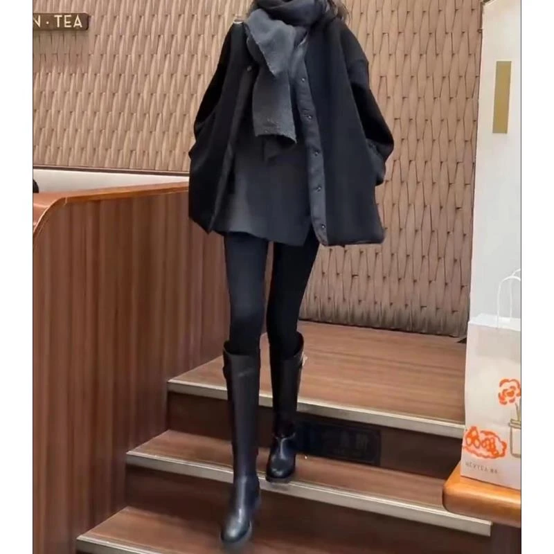 新款时尚简约百搭洋气小香风炸街设计感羊羔绒女士显瘦短外套