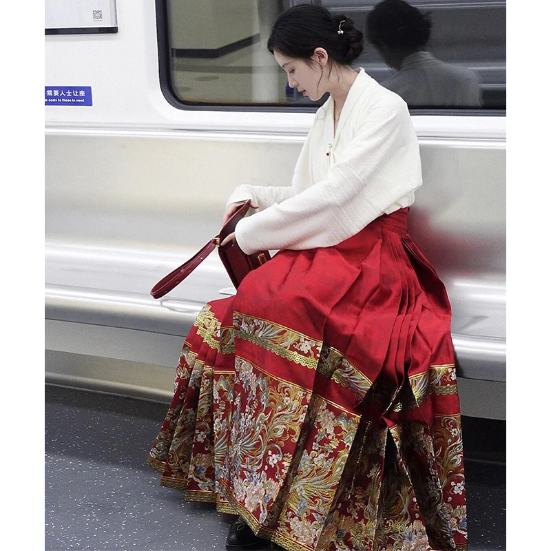 2026红色高端轻奢订婚半身裙小个子新中式明制织金马面裙汉服日常