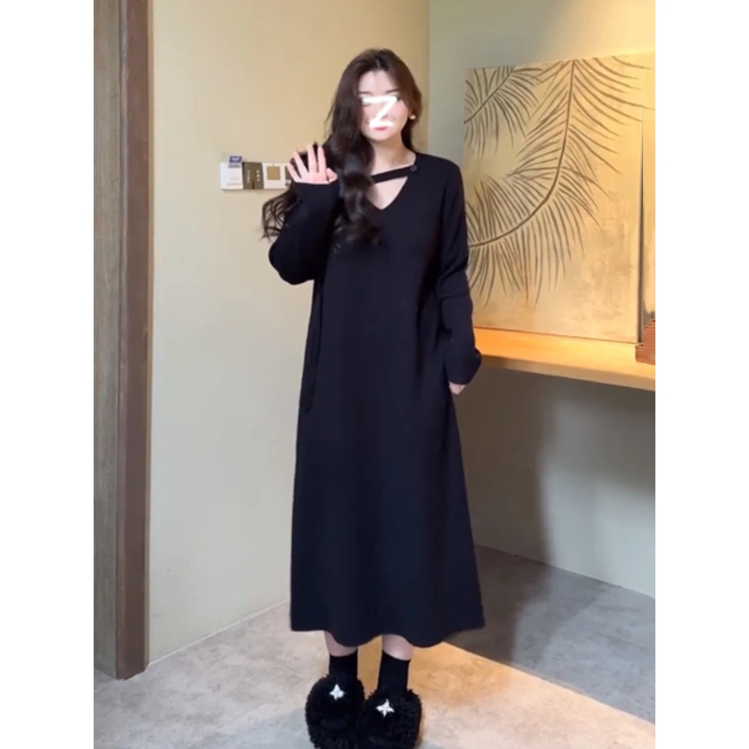 大码女装气质挂脖针织连衣裙女秋冬胖mm宽松显瘦遮肉打底毛衣裙子