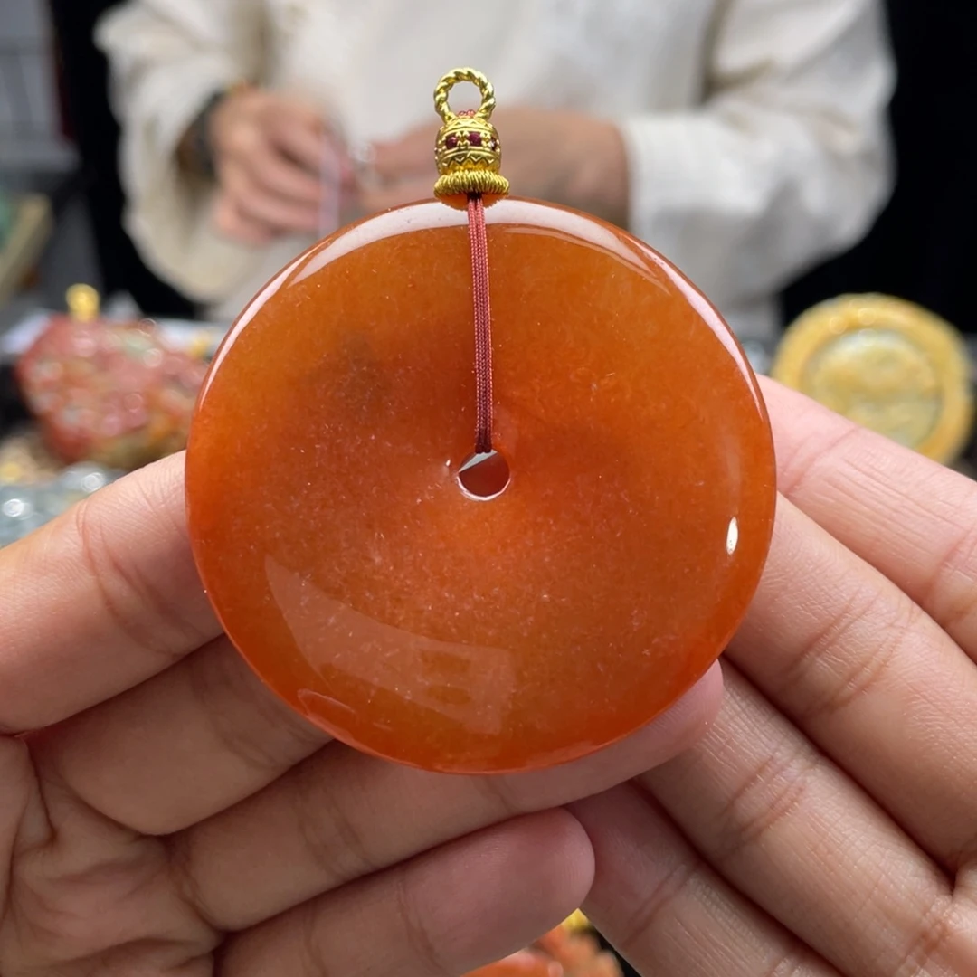 翡翠颈饰未镶嵌万**意代编织
