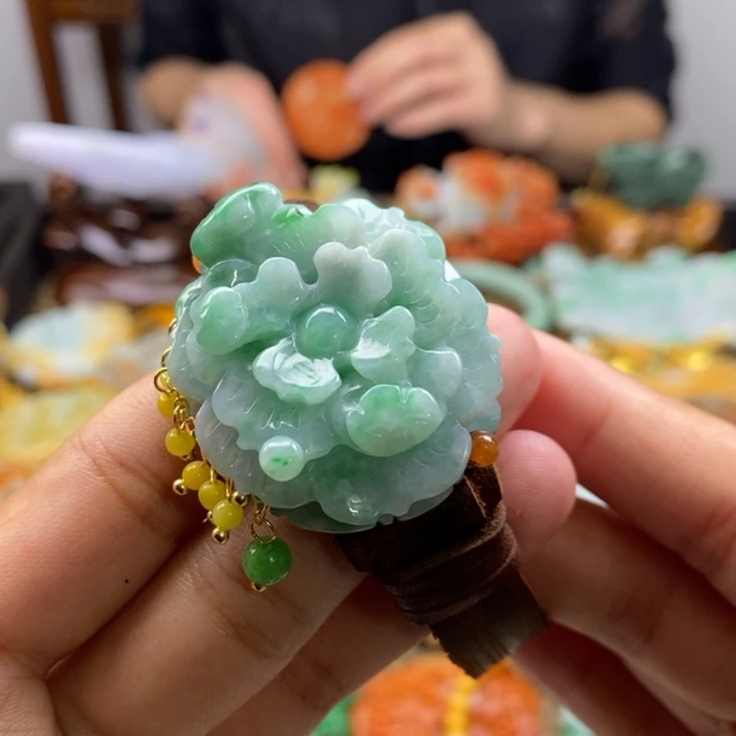 【闪购商品】定制翡翠未镶嵌花**?