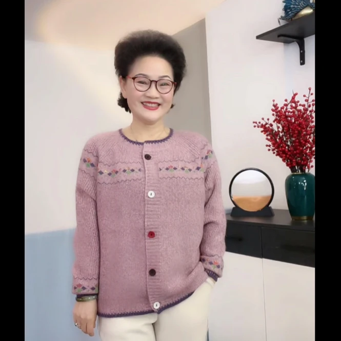 唐姐优选2025春百搭时尚毛衣秋冬圆领提花气质小香风女士开衫