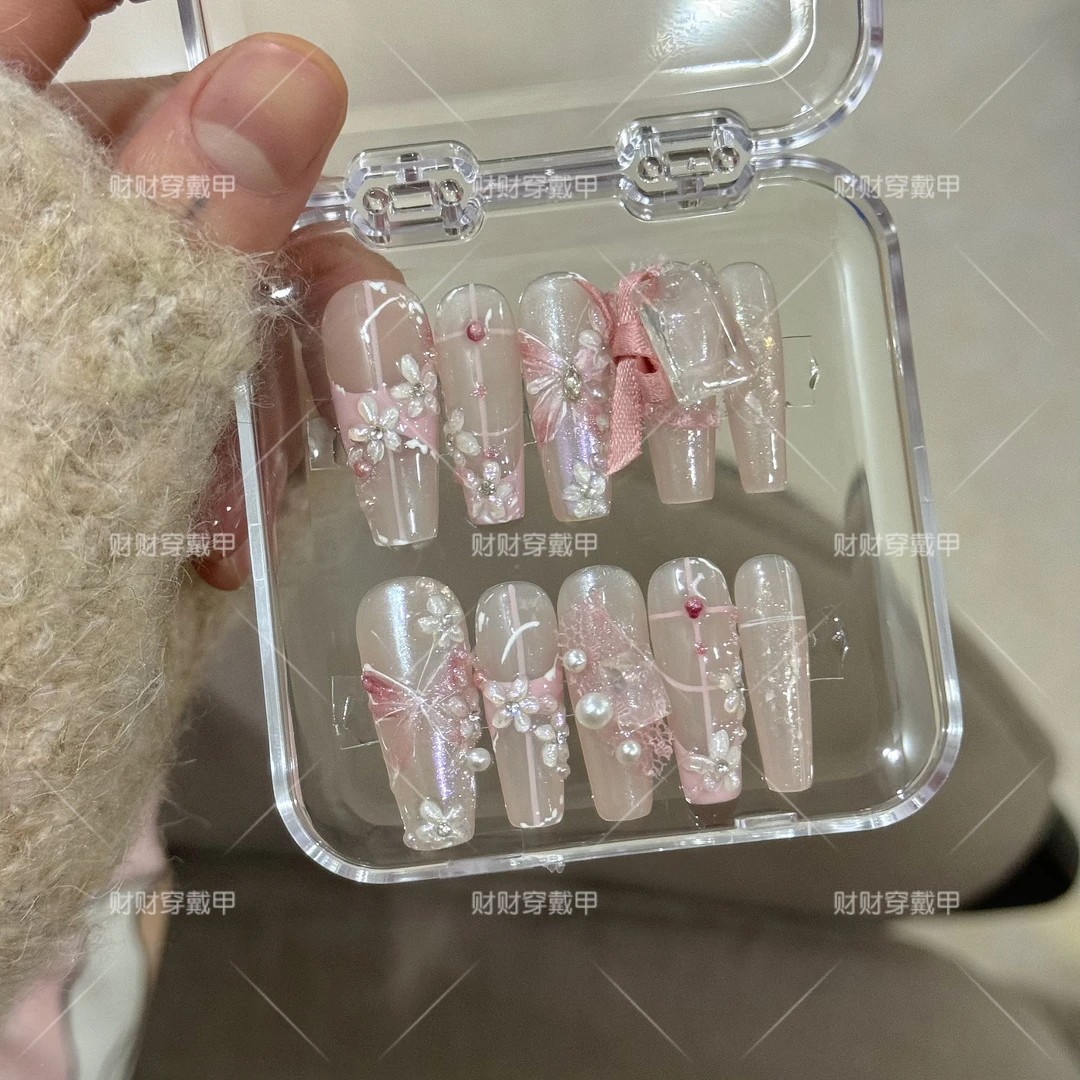 【蝴蝶花窗】——财财穿戴甲