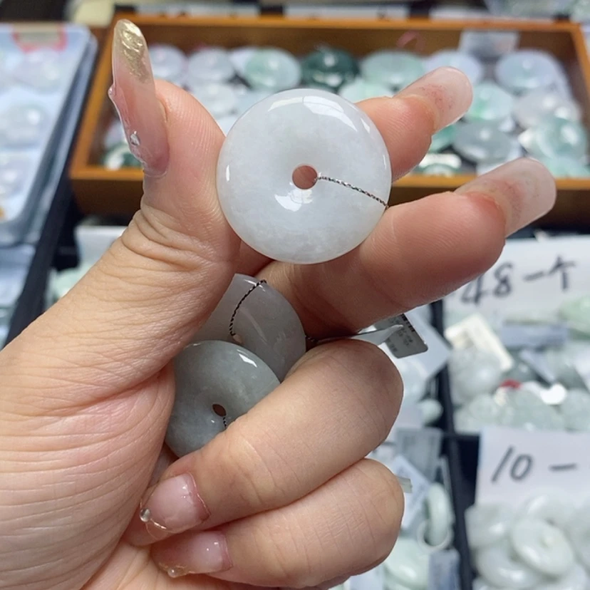 【闪购商品】翡翠颈饰未镶嵌F***t