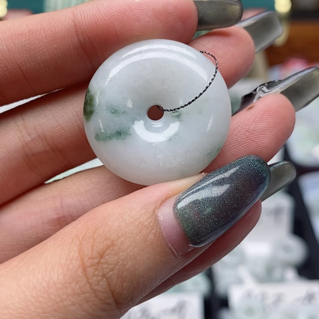 【闪购商品】翡翠颈饰未镶嵌平安扣