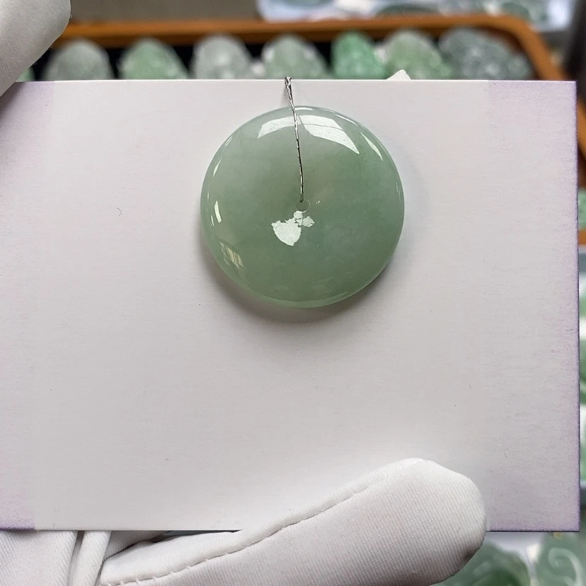 【闪购商品】翡翠颈饰未镶嵌๓****?