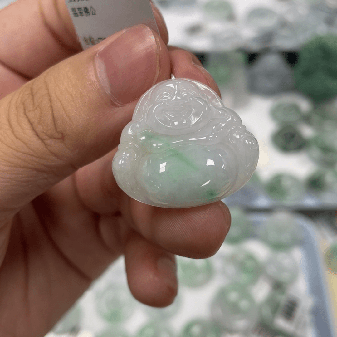 翡翠颈饰未镶嵌佛公