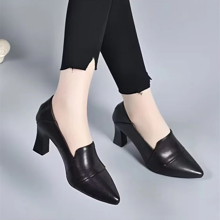 粗跟单鞋女尖头2023春新款法式平底鞋百搭软底气质瓢鞋黑色工作鞋