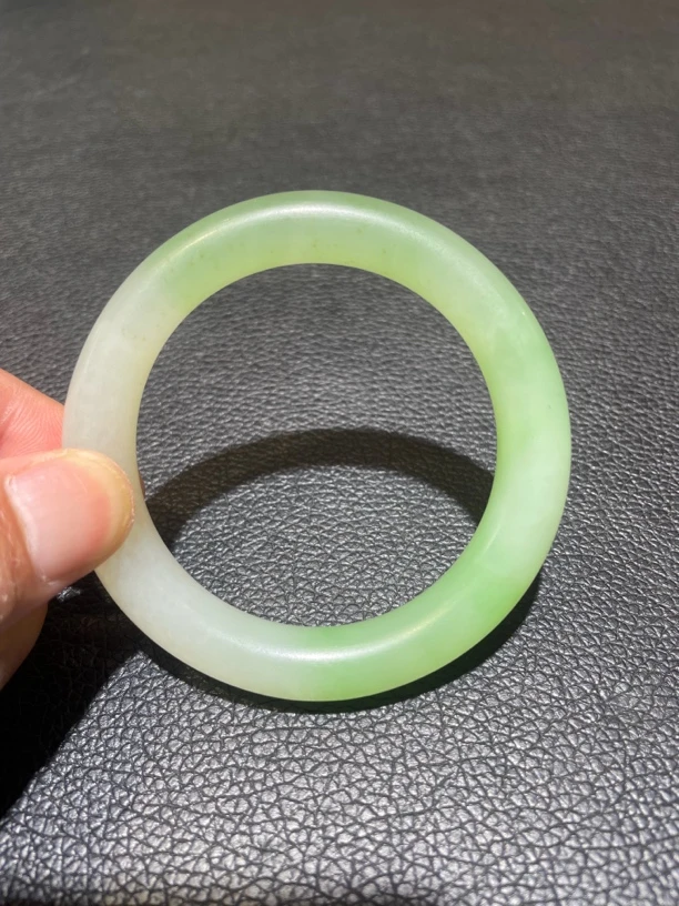 和田玉老翠青56.6mm半山半水圆条镯