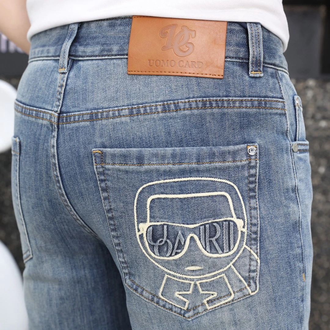 2024春季高端正品新款牛仔裤男浅蓝色老佛爷刺绣水洗修身小脚长裤