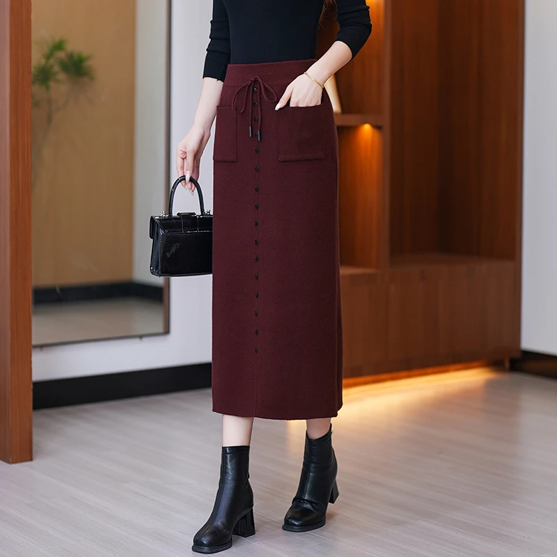 双兜针织包臀裙女秋冬2024新款高腰显瘦排扣毛线半身裙中长一步裙