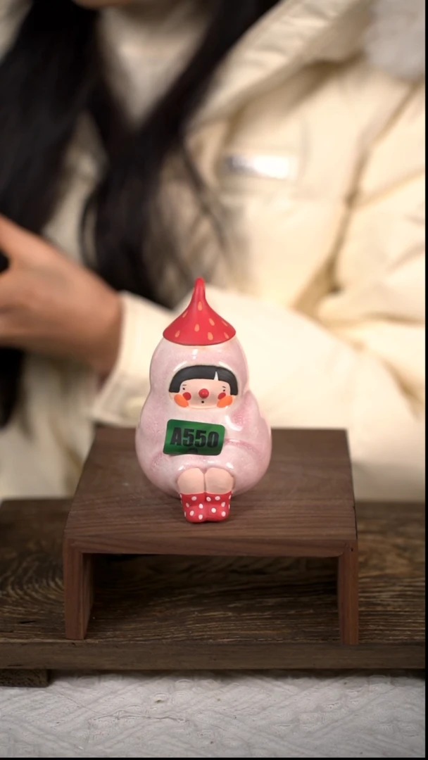 【闪购商品】陶瓷摆件糖果女孩550