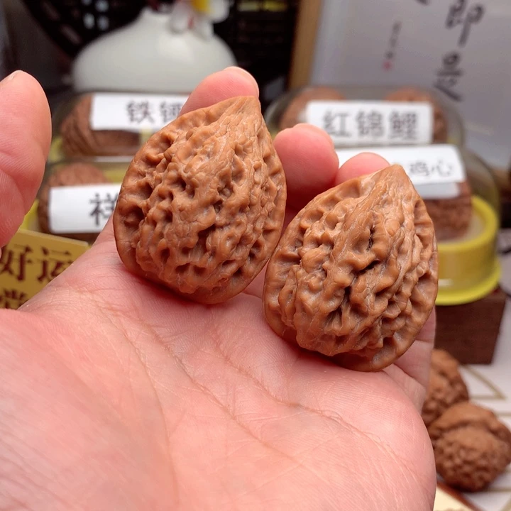 文玩核桃把件s***i34全美品十三陵鸡心10号