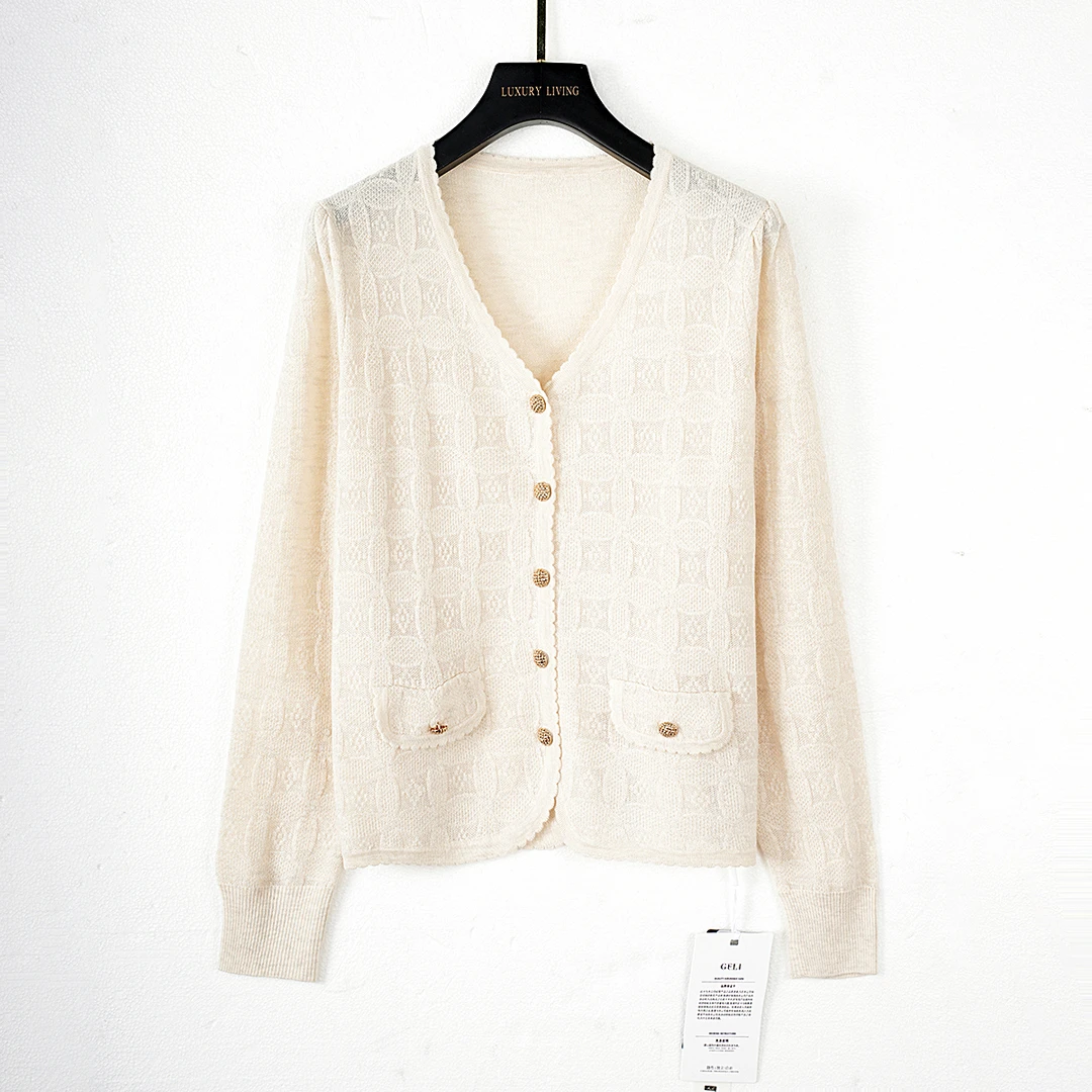 【秋季新款】C8037米色高端轻奢气质小香风时尚双口袋V领针织开衫