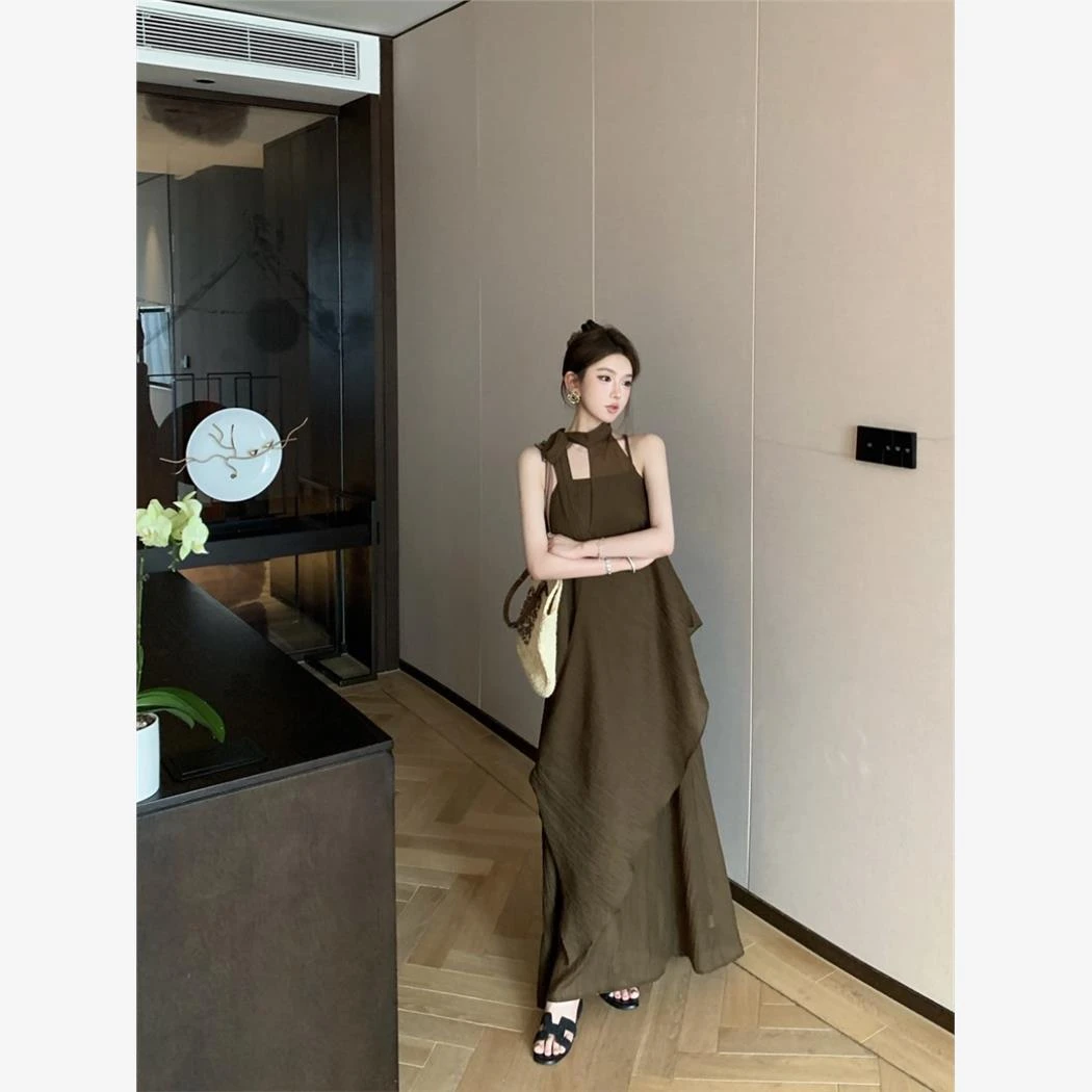 松弛感穿搭套装气质不规则挂脖背心上衣夏季吊带连衣裙女装两件套