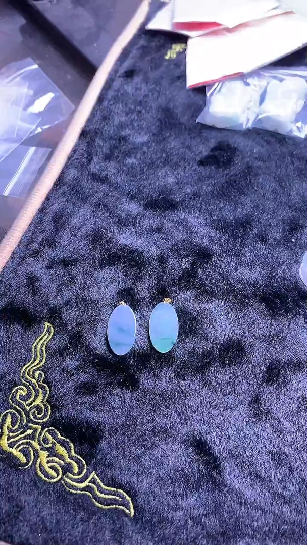 【闪购商品】翡翠圆牌18K金镶嵌多样性发一件